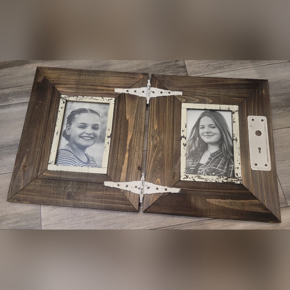 Rustic looking 5x7 hinged picture frames. - Picture 2 of 4